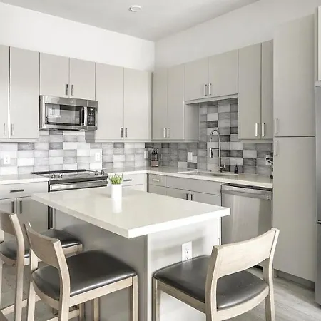 Landing Modern Apartment With Amazing Amenities
